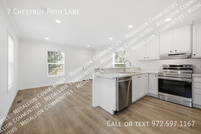 Photo - 7 Chestnut Path Ln