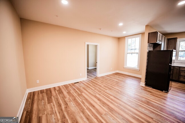 Photo - 210 W 8th St Unit 1