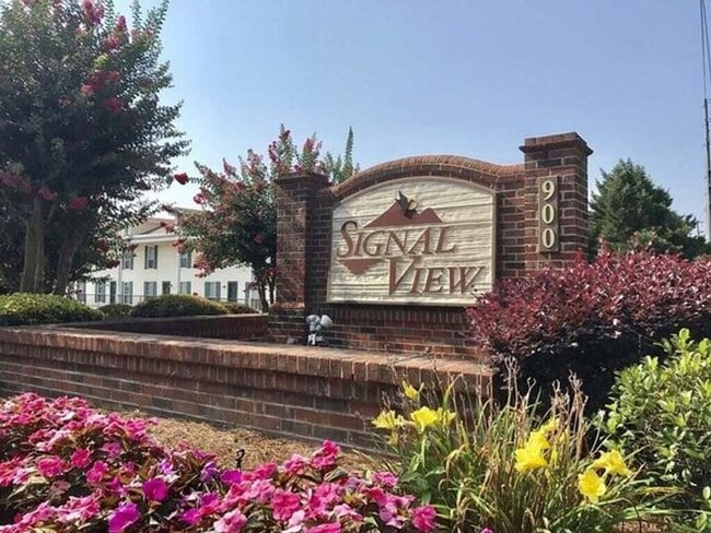 Building Photo - 4 BED 2 BATH CONDO COMING SOON!