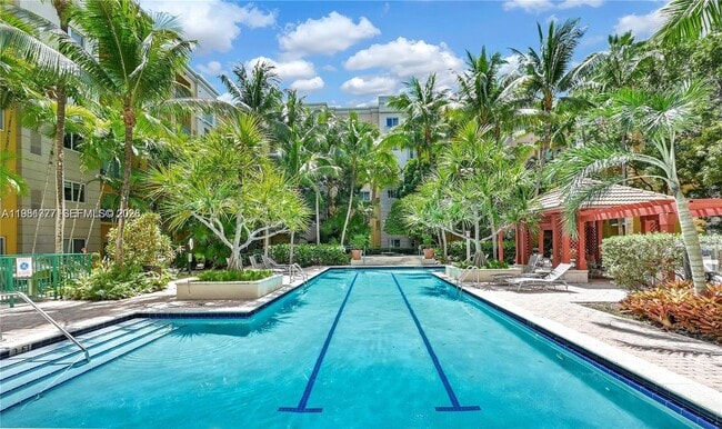 Building Photo - 6001 SW 70th St Unit 318