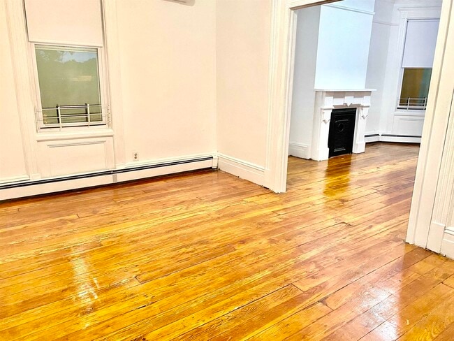 Building Photo - 46 Prescott St Unit 3