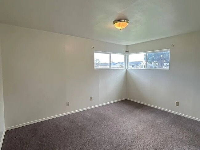 1127 32nd Ave