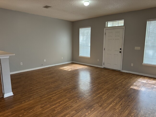 Photo - 458 Sherwood Oaks Dr