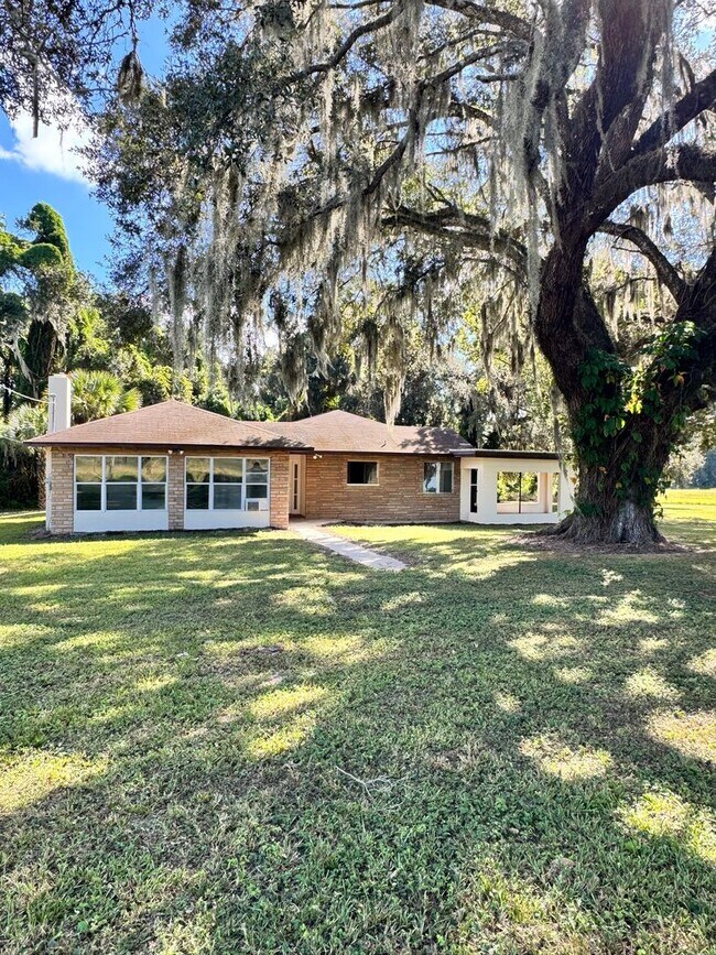 Photo - 11850 Schambeau Rd