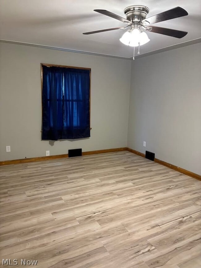 Photo - 509 W 24th St