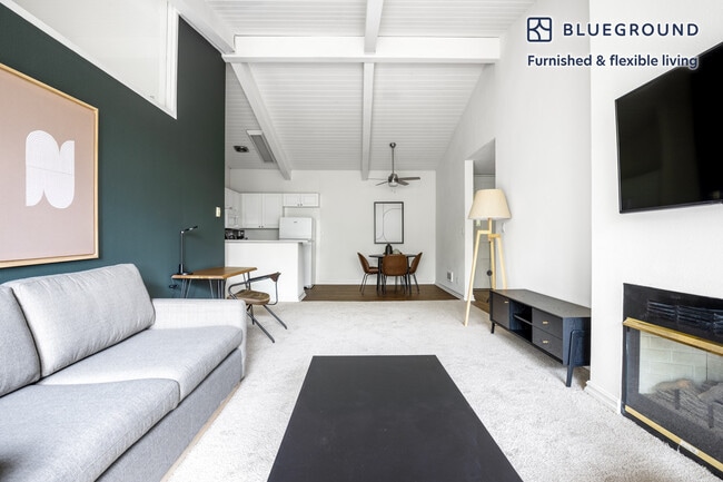 Photo - 6150 Canterbury Dr Unidad FL3-ID329