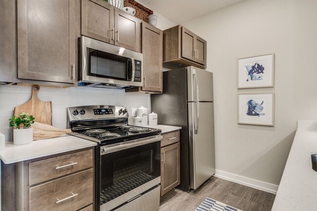 Stainless Steel Appliances (Cedar Model)