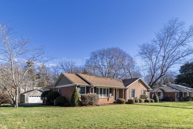Photo - 6618 Castlegate Dr