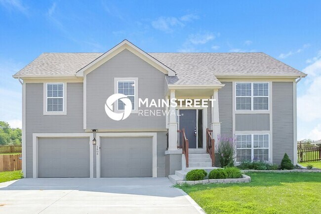 Building Photo - 4 Bedroom Pet-Friendly Home in Kearney, MO with Main Street Renewal