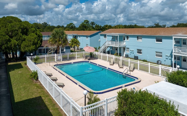 Manatee Bay Apartments
