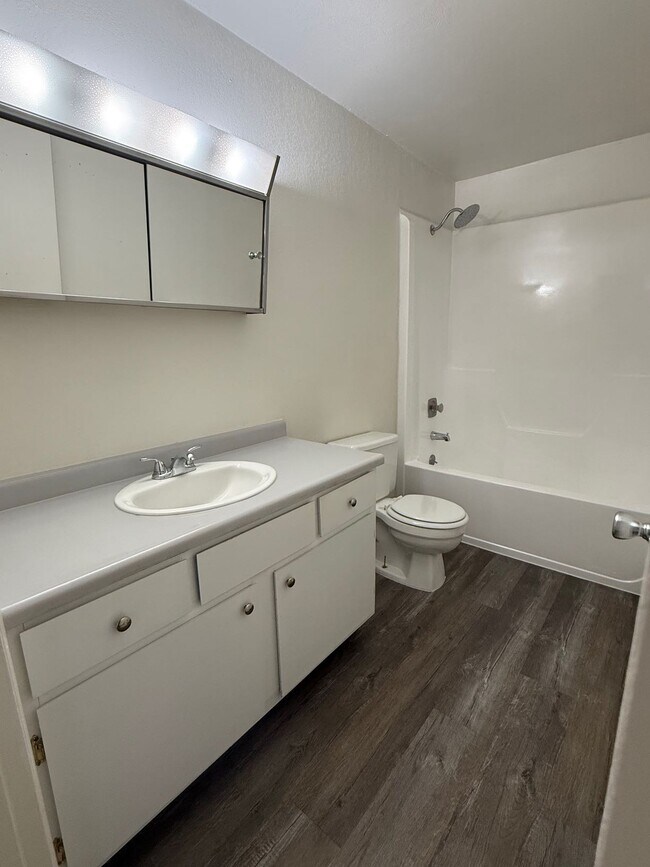2147 Marigold St Unidad Syringa Terrace Apartments