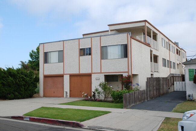 540 Avenida C - 540 Avenue C Ave Unidad D1
