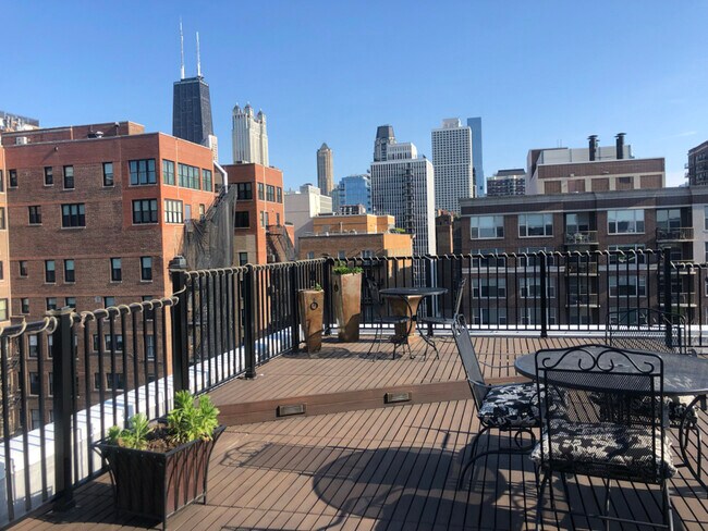 Photo - 1339 N Dearborn St Unit 4c