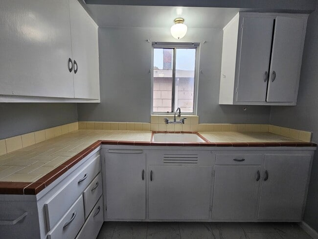 Photo - 647-649 38th Street Unit 649