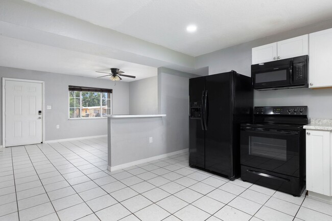 Photo - Charming & Rare 4-Bedroom Home in Saint Petersburg!