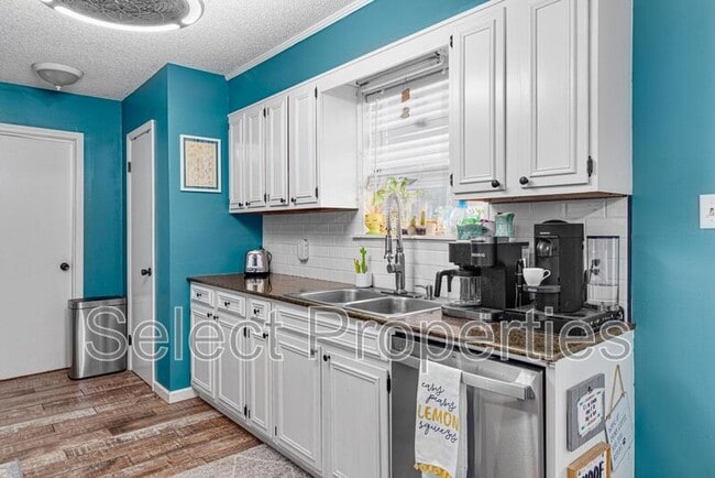 Photo - 1116 W Nettleton Ave