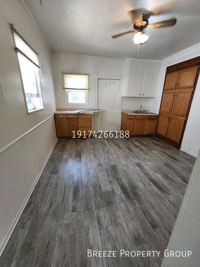 Photo - 323 Champion St