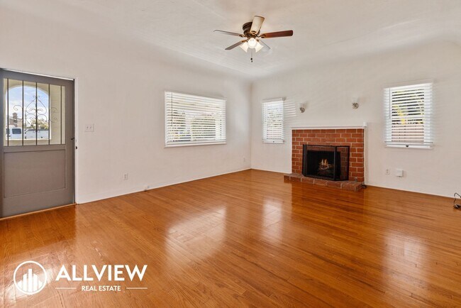 Photo - Charming 3 Bedroom 1 Bath Costa Mesa Bungalow