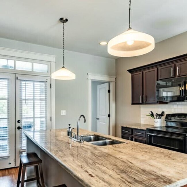 Photo - 1909 Convent Pl Unit C