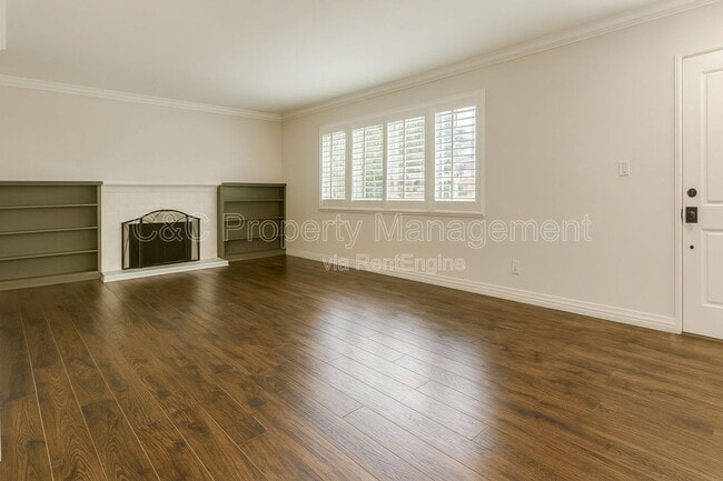 Photo - 212 Derecho Way