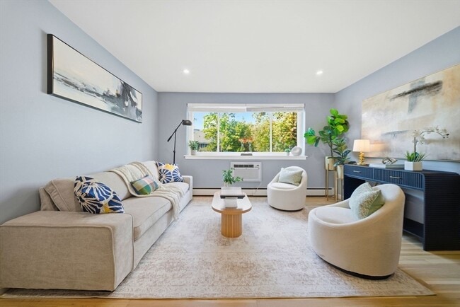 Building Photo - 20 Radcliffe Rd Unit 209