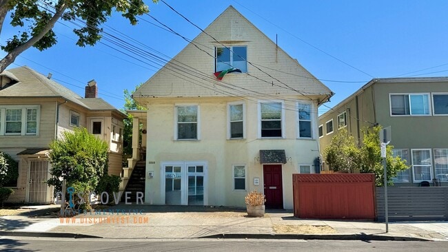 Building Photo - Alcatraz Ave. 1264-1268 (Call owner for al... Unit 1264 Rental