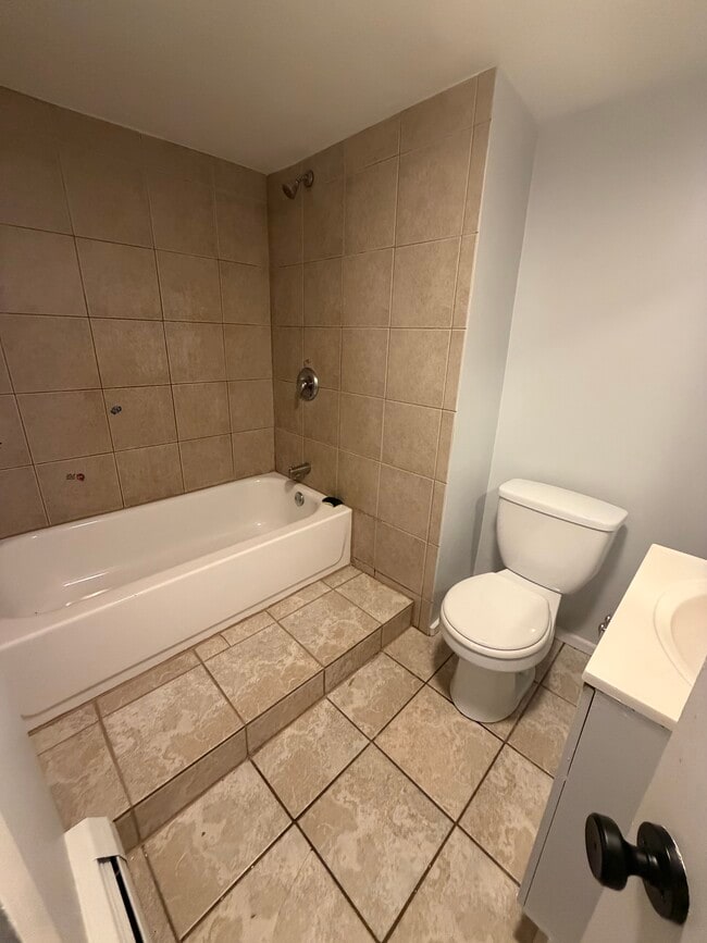Photo - 142 Leighton St