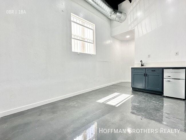 Photo - 3809 Union Pacific Ave Unidad 9