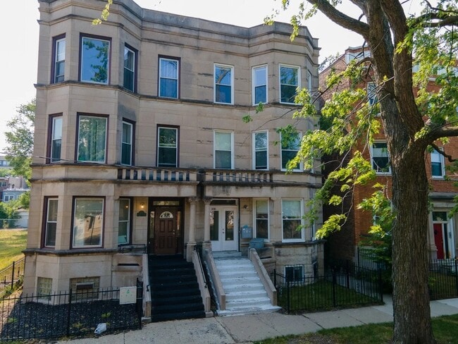 Photo - 6136 S Ingleside Ave Condo Unit 3