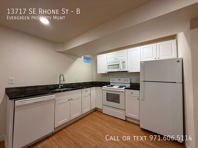 Photo - 13717 SE Rhone St Unit B