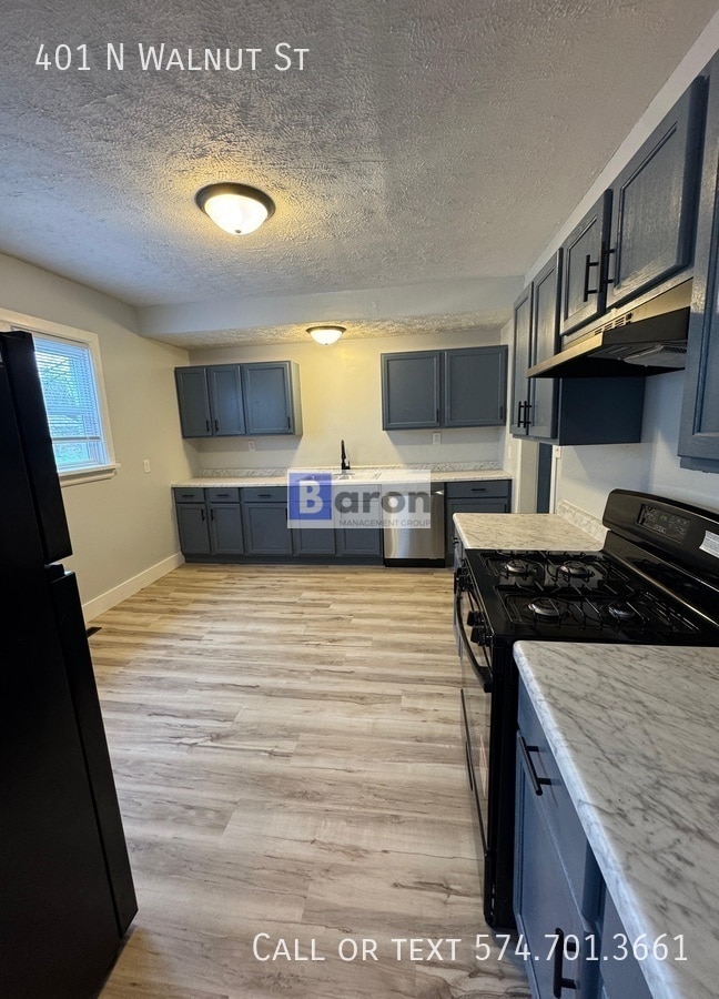 Building Photo - 401 N Walnut St