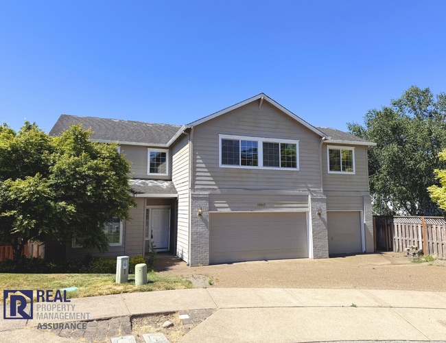 Building Photo - Spacious 4BR/2.5BA Beaverton Home with 3-Car Garage and Covered Deck