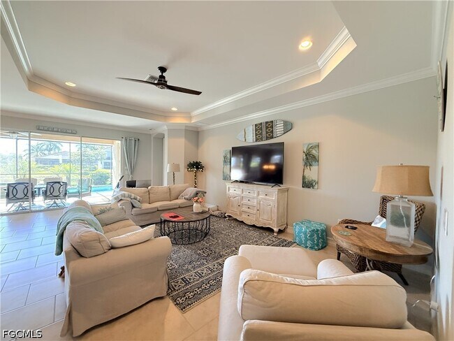 Photo - 3920 King Edwards St