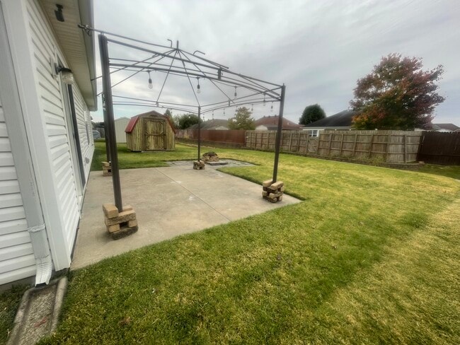 Photo - 406 Camden Cir