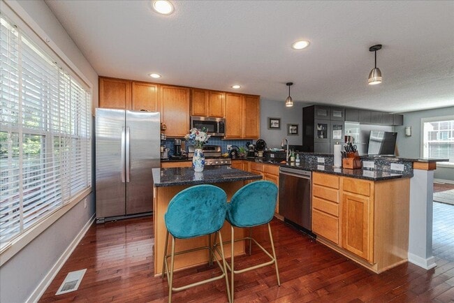 Photo - 1440 Marshall St NE