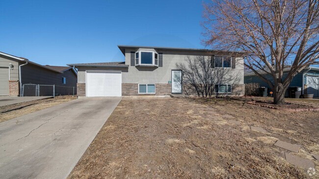 Building Photo - Updated home in Conley neighborhood