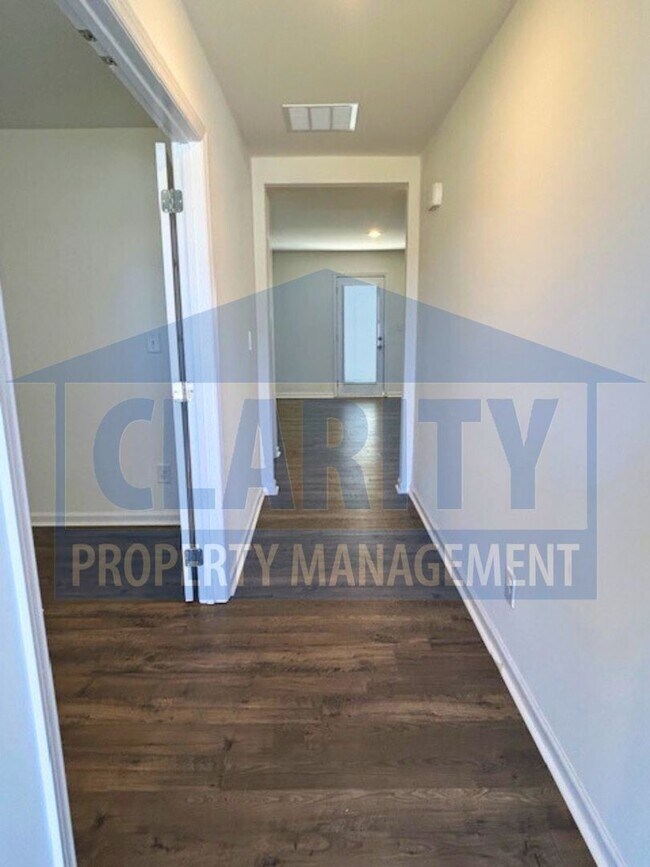 Photo - ***Pay no rent for May!***