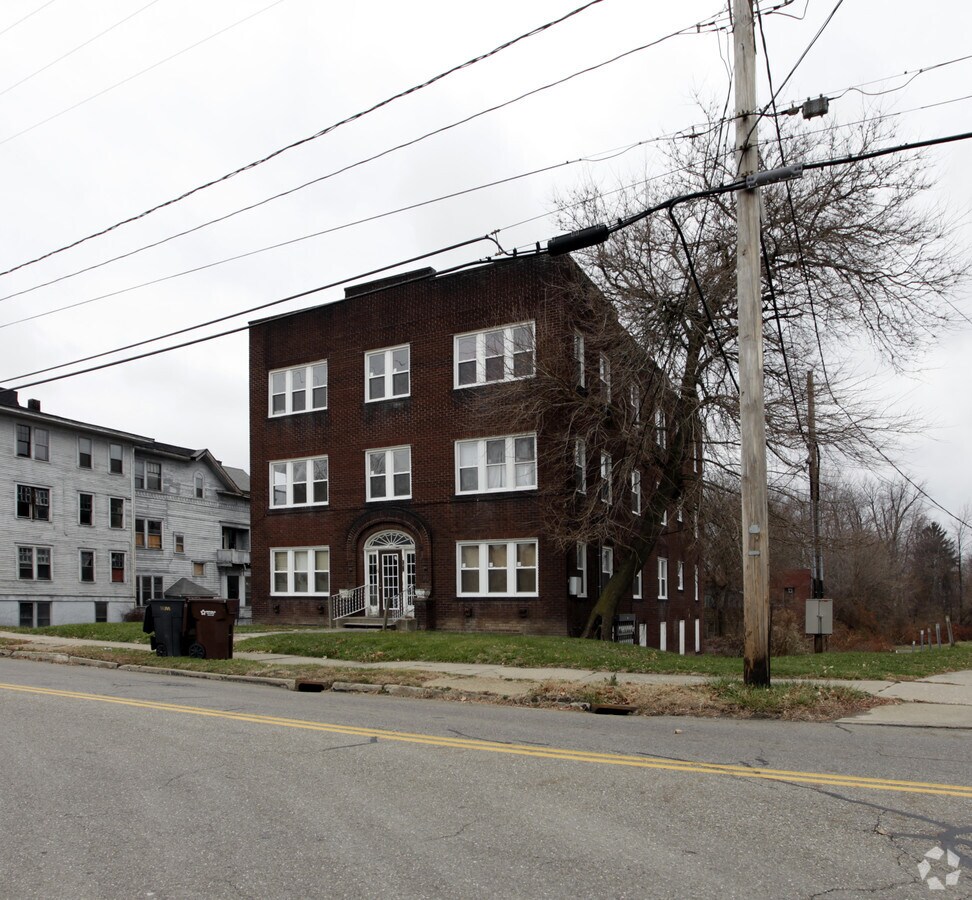 Photo - 115 W Main St