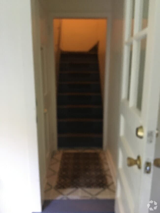 Building Photo - 35 McDonald Rd Unit 35A Rental