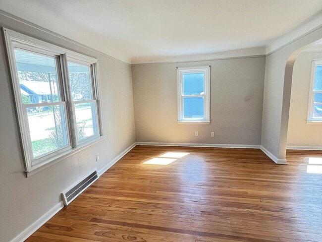 Photo - Walking Distance from Downtown!!!