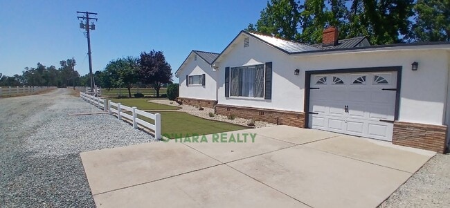 Photo - 10133 Davis Rd