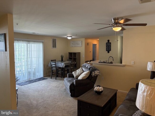 Photo - 110 Lionheart Ln