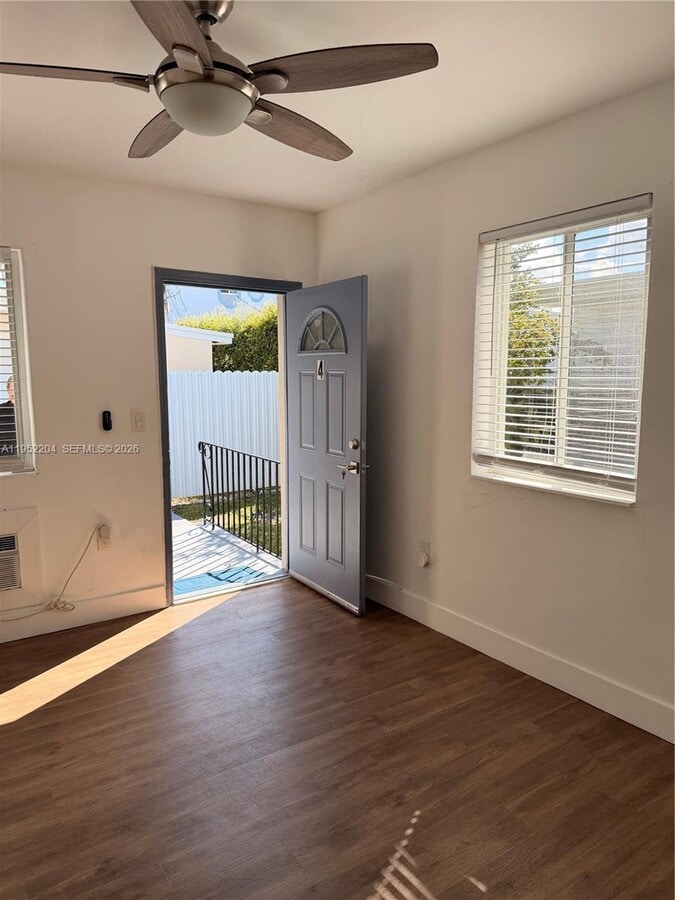 Photo - 730 84th St Unidad 4