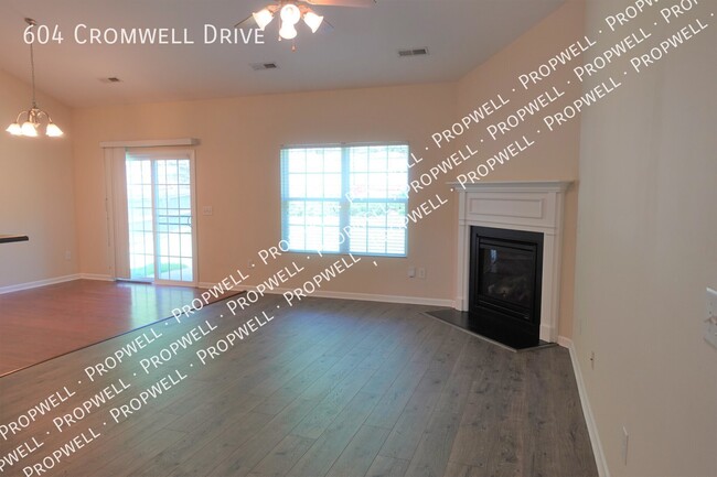 604 Cromwell Dr