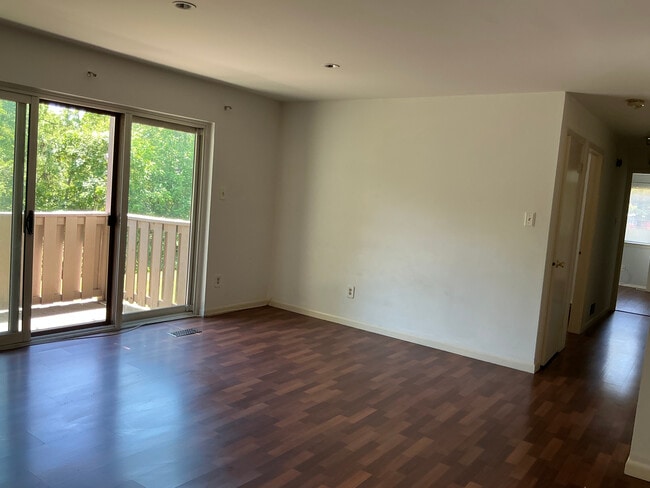Building Photo - 403 Stockton Ct