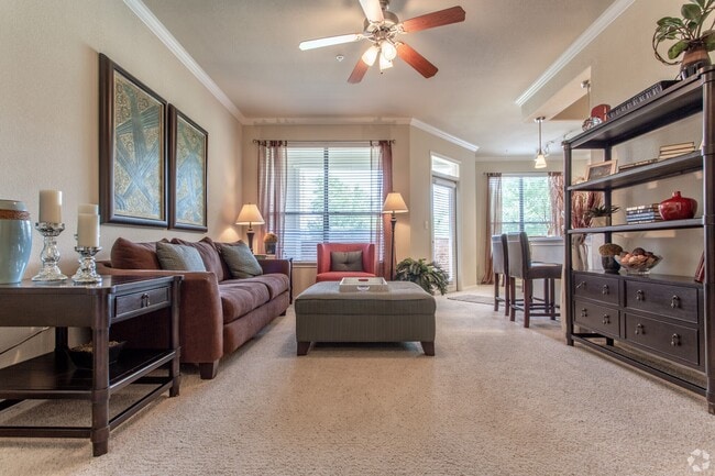 Photo - Limited-Time Savings in Scenic Setting! Unidad LAC