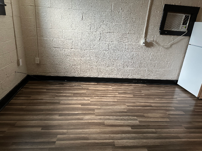 Building Photo - 227 N 5th Ave Rental