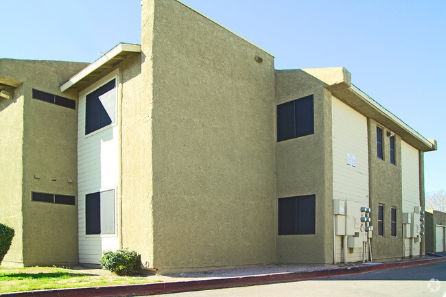 Photo - Eva Garcia Mendoza Plaza