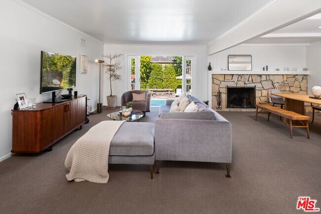 Photo - 4247 Sespe Ave