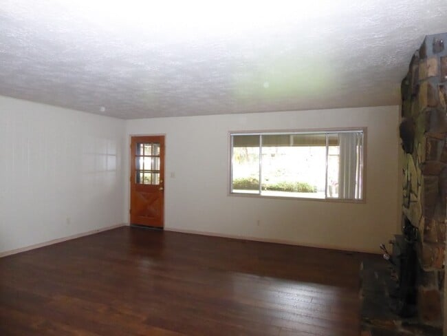 Photo - 157 SE Craven Rd